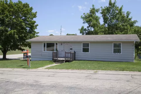 903 N Johns St, Dodgeville, WI 53533