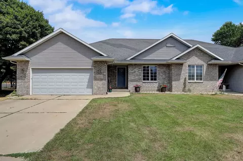 1312 Oak St, Prairie Du Sac, WI 53578
