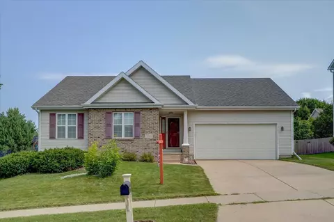 5310 Hazelcrest Dr, Madison, WI 53704