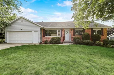 913 Peregrine Trl, Oregon, WI 53575