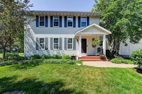 1092 Lori Ln, Sun Prairie, WI 53590
