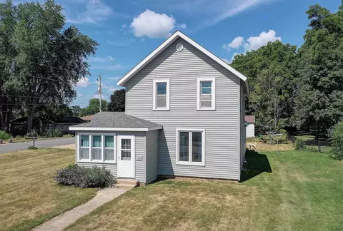 106 S 1st St, Brooklyn, WI 53521