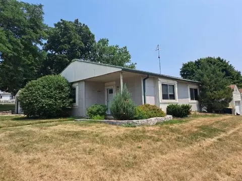 318 11th Ave, New Glarus, WI 53574