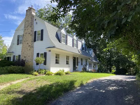 35 Ash St, Madison, WI 53726