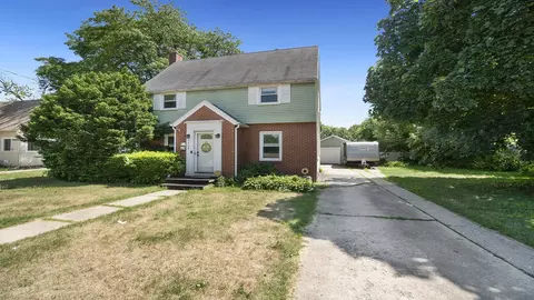 1704 Oakwood Ave, Beloit, WI 53511