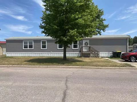 125 S Aire Dr, Reedsburg, WI 53959