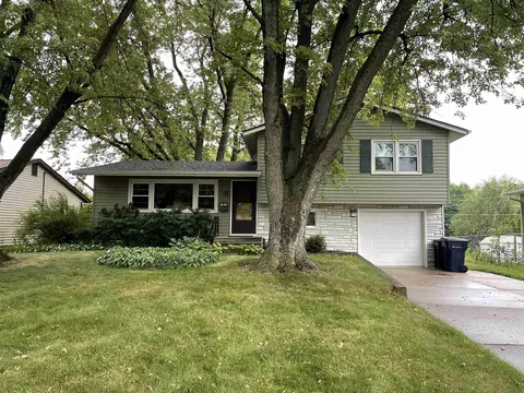 2020 S Crosby Ave, Janesville, WI 53546