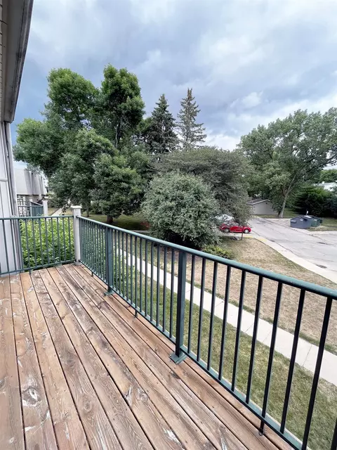 2406 Independence Ln #204, Madison, WI 53704