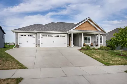1017 Peterson Dr, Stoughton, WI 53589