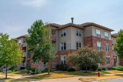 141 Metro Ter #207, Madison, WI 53718