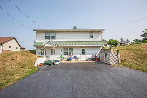 178 N Main St, Potosi, WI 53820