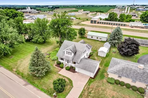 11879 Center Hill Rd, Darlington, WI 53530