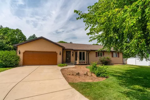 3710 Newton Ct, Middleton, WI 53562