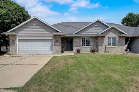 1312 Oak St, Prairie Du Sac, WI 53578