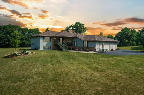 4407 E Palakwia Dr, Janesville, WI 53546