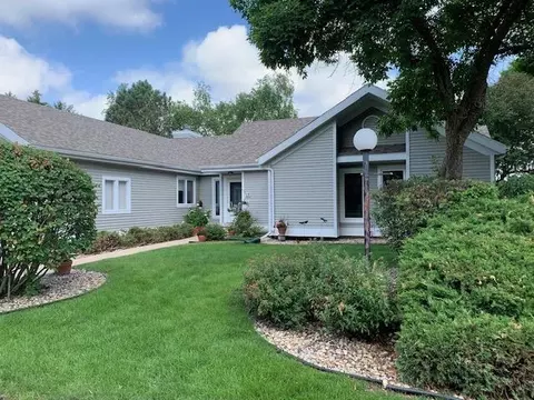28 Quail Ridge Dr, Madison, WI 53717