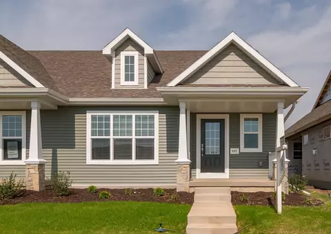 668 Hillcrest Dr, Waunakee, WI 53597