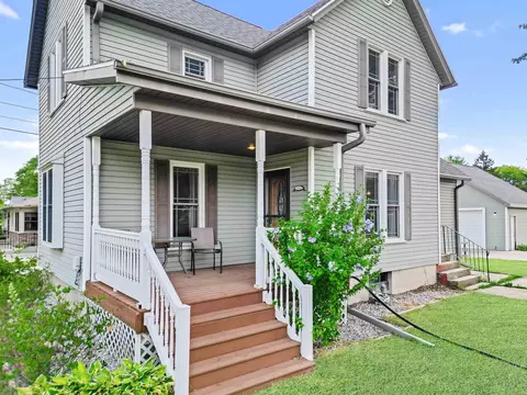1002 N High St, Fort Atkinson, WI 53538