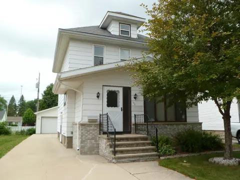 128 E Lincoln St, Waupun, WI 53963
