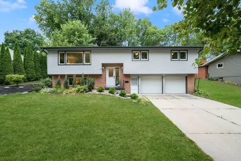 1509 Arrowood Dr, Madison, WI 53704