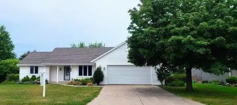131 Red Apple Dr, Janesville, WI 53548