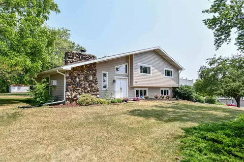 2300 W Avalon Rd, Janesville, WI 53546