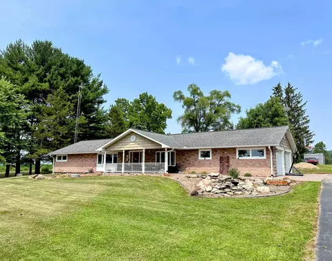 60874 Utopia Ln, Prairie Du Chien, WI 53821