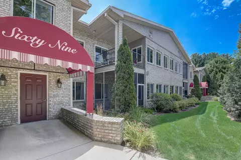 69 Cherokee Cir #104, Madison, WI 53704