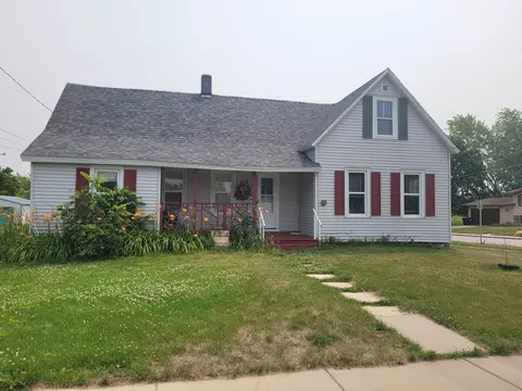 814 S Hickory St, Mauston, WI 53948