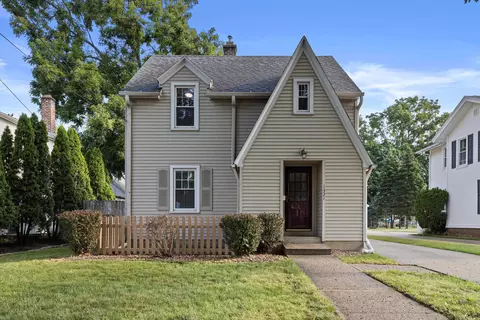 1321 Ruger Ave, Janesville, WI 53545