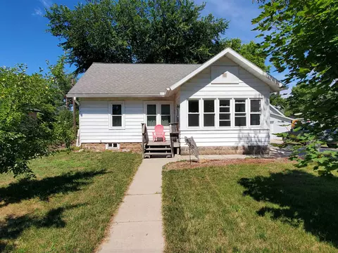 820 Water St, Prairie Du Sac, WI 53578