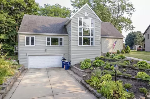 2829 Mackintosh Dr, Janesville, WI 53548