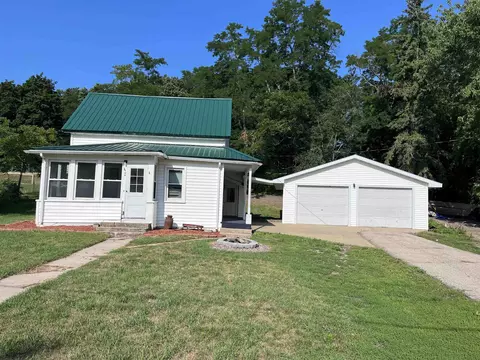 106 Center St, Camp Douglas, WI 54618