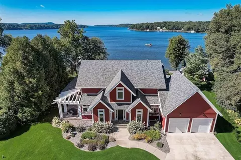 s7555 West Grandview Avenue, Merrimac, WI 53561