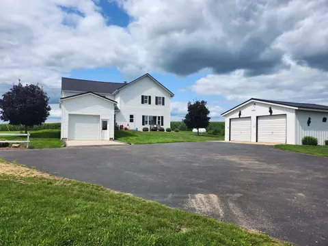716 Rock Church Rd, Livingston, WI 53554