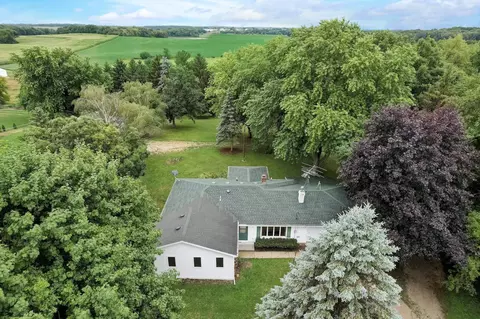 12826 E L J Townline Rd, Whitewater, WI 53190