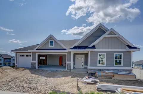 1120 Ballweg Ln, Waunakee, WI 53597