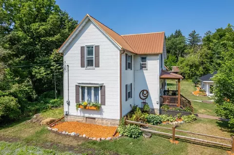 209 Washington Ave, Baraboo, WI 53913