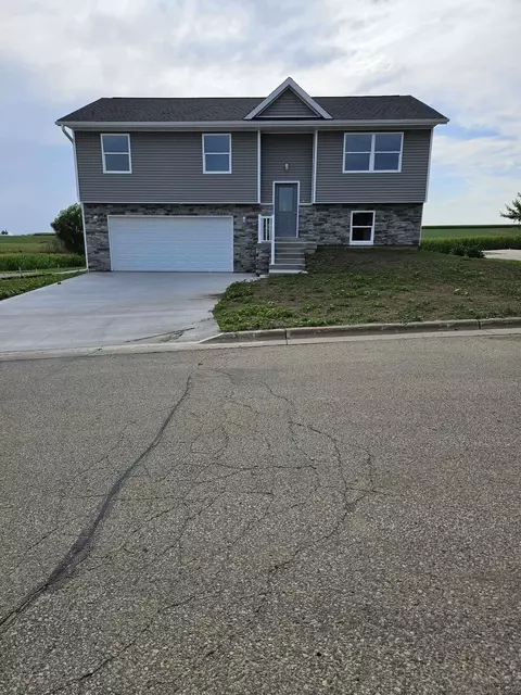 935 S Brandy St, Cuba City, WI 53807