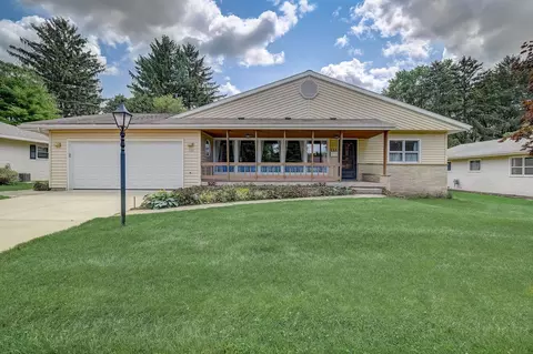 133 E Goodland St, Sun Prairie, WI 53590