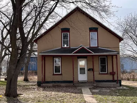612 Edgewater St, Portage, WI 53901