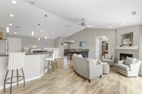 670 E Lake Ave #105, Wisconsin Dells, WI 53965