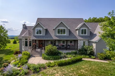 3253 Fernglade Rd, Verona, WI 53593