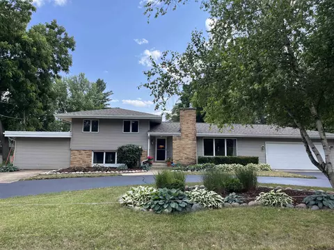2317 W Memorial Dr, Janesville, WI 53548