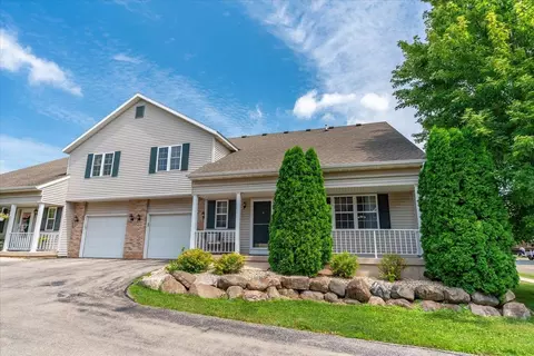 866 Chandler Ln, Sun Prairie, WI 53590