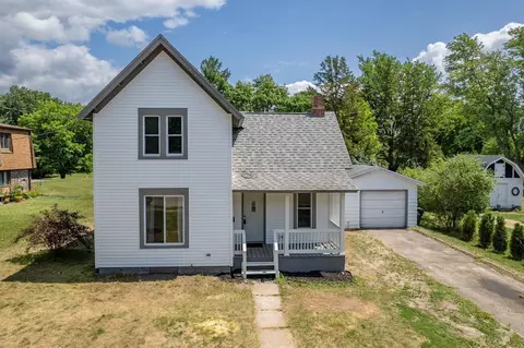 212 N Grove St, Reedsburg, WI 53959