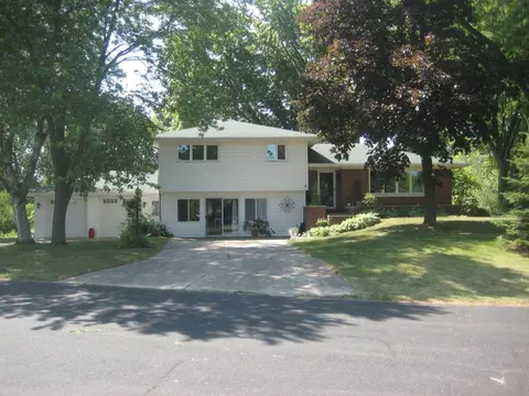 w13879 Skyline Circle, Ripon, WI 54971