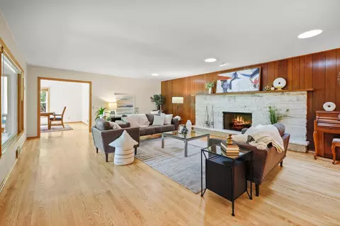 1034 Waban Hl, Madison, WI 53711