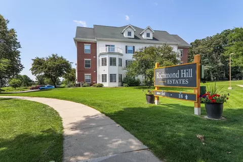 10 Kings Mill Cir #208, Madison, WI 53718