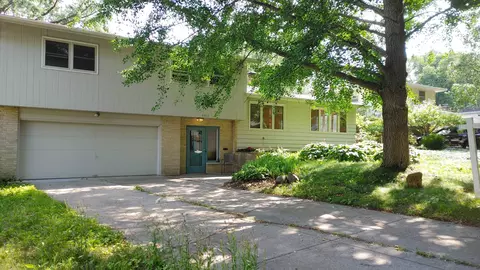 4413 Somerset Ln, Madison, WI 53711